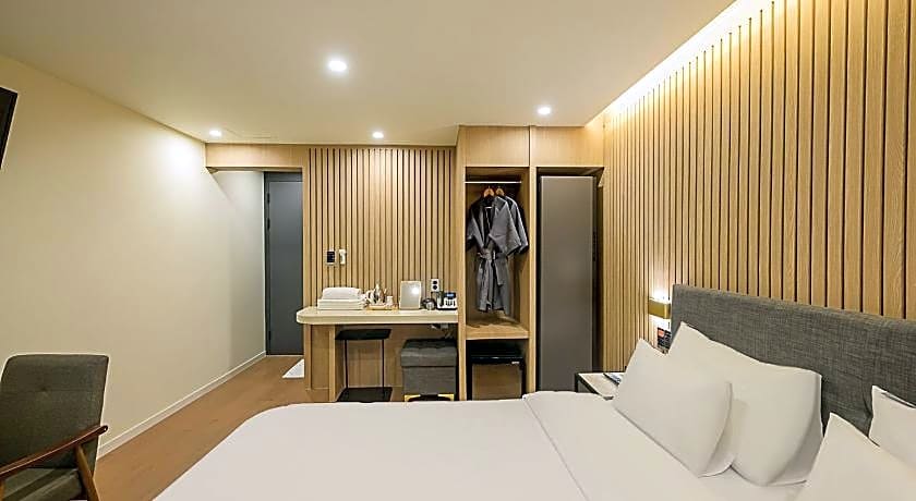 H Avenue Mokpo Peace Plaza branch