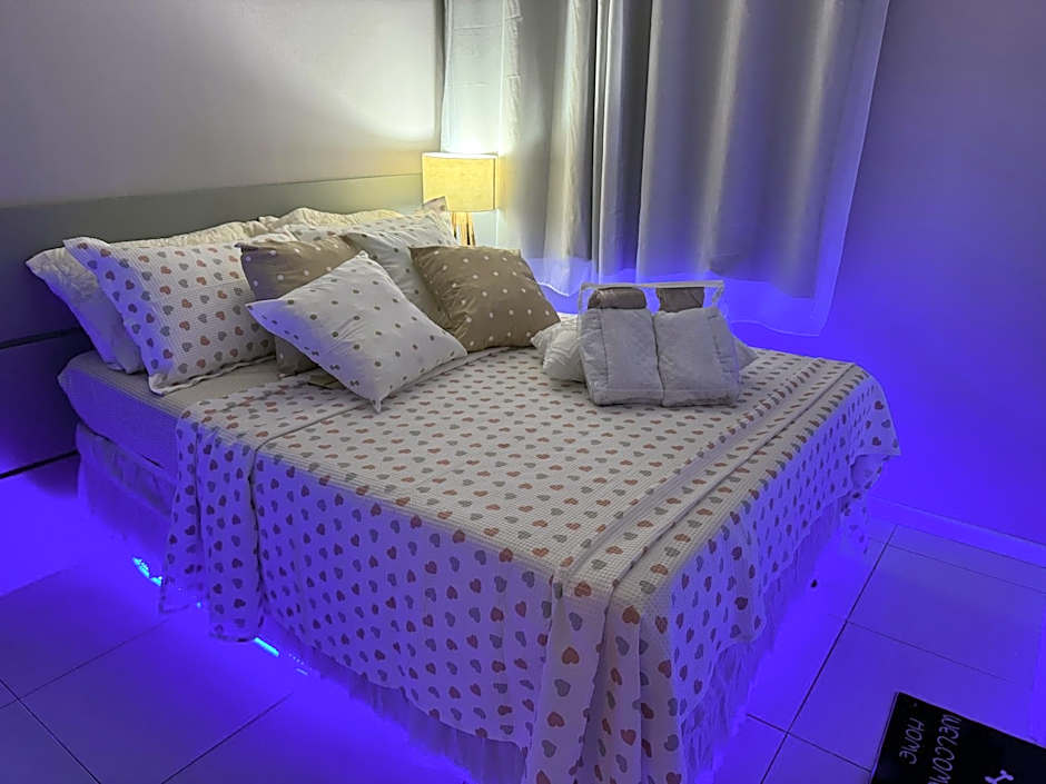 FLAT Boa Viagem - 50m da Praia - Garagem GRÁTIS - 24H CHECK IN - SEM AR CONDICIONADO