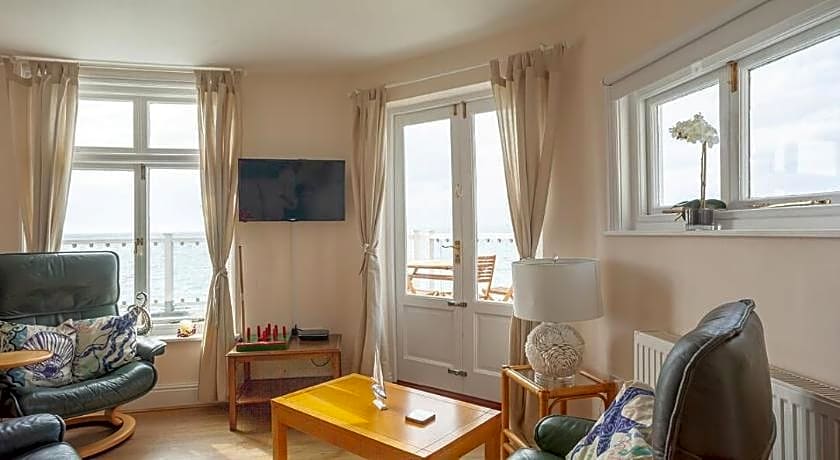 Garden Apartment On The Beach