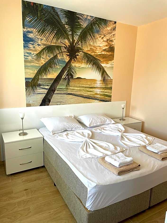Palms Studio in Sozopol, with free parking