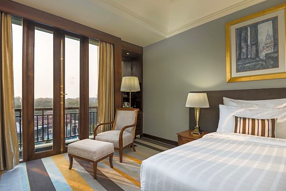 Chatrium Hotel Royal Lake Yangon