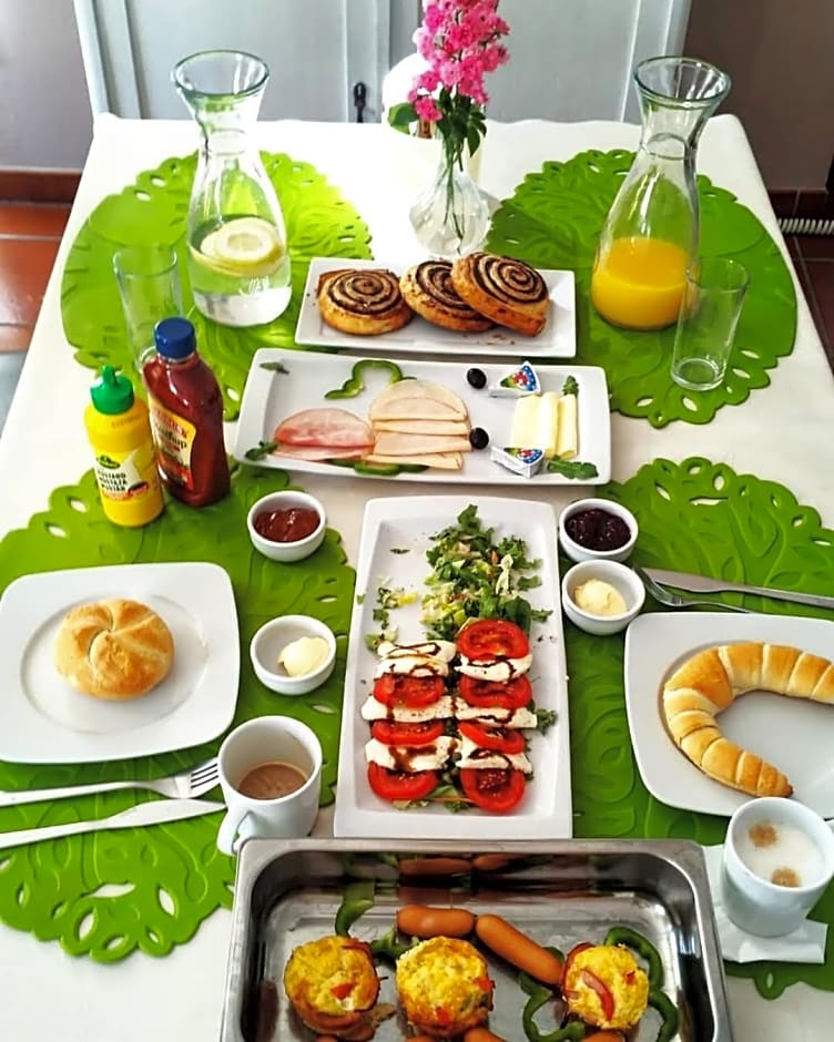 BELYSIUM Bed & Breakfast Panzió