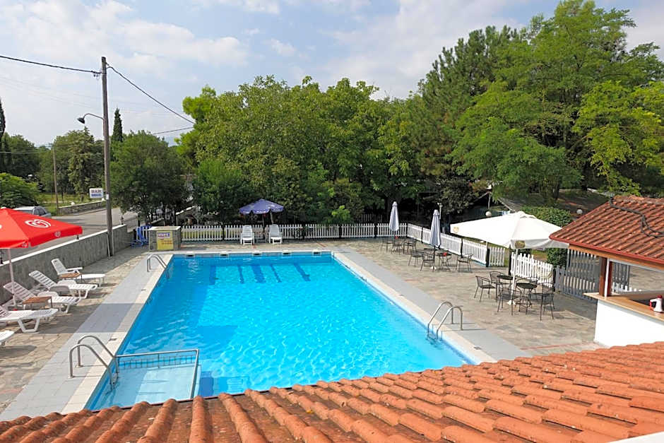 Camping Mitikas and Bungalows