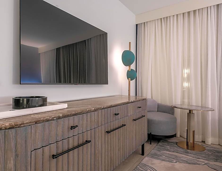 The Morrow Washington DC, Curio by Hilton