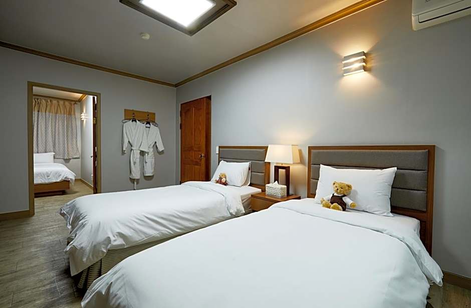 Buan Tree California Hotel