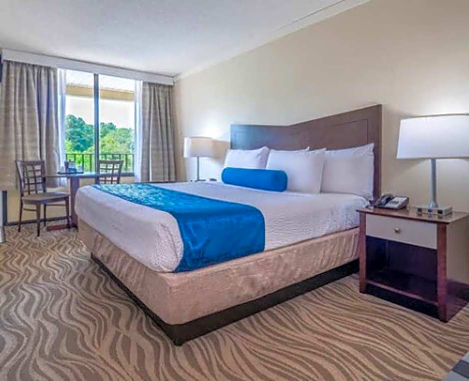 Breakers Hotel & Suites