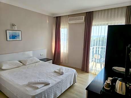 Deluxe Double Room with Sea View