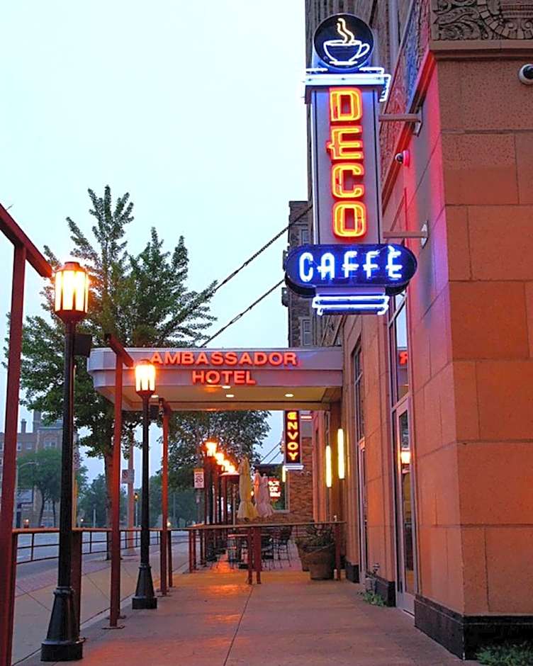 Ambassador Hotel Milwaukee, Trademark Collection by Wyndham