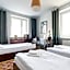 Avion Hotel