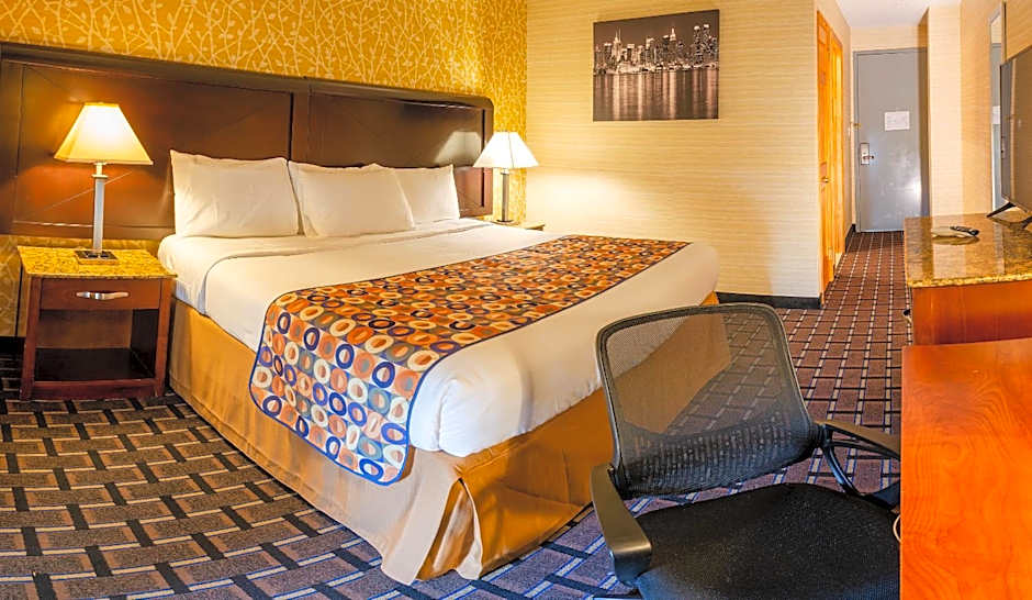 Photo 1 of 37 of Elmhurst Hotel
