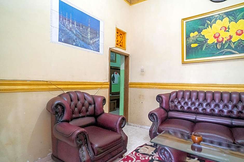 RedDoorz Syariah near Batu Night Spectacular 3