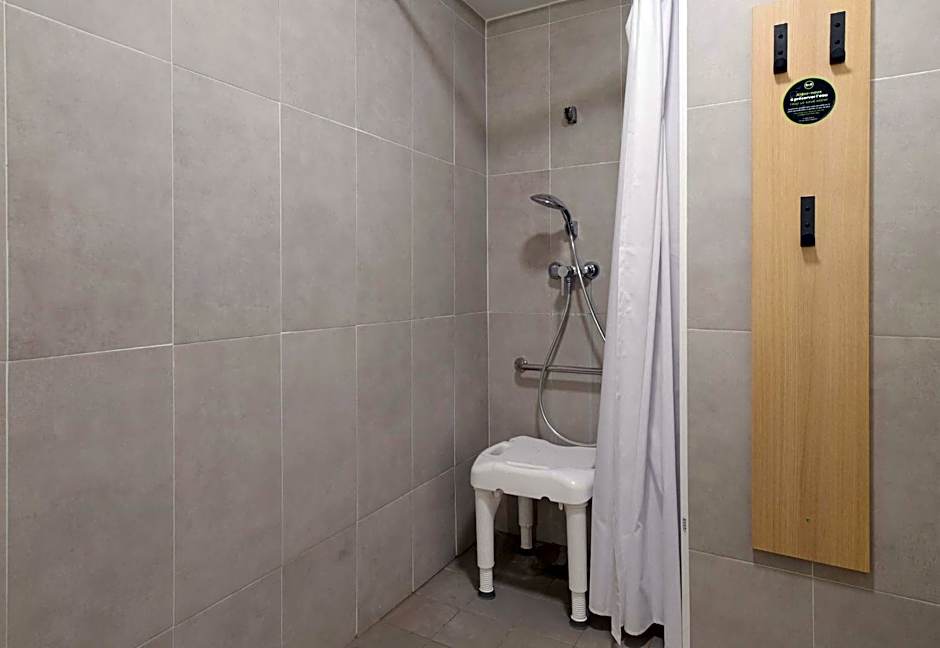 B&B HOTEL Le Mans Nord 1