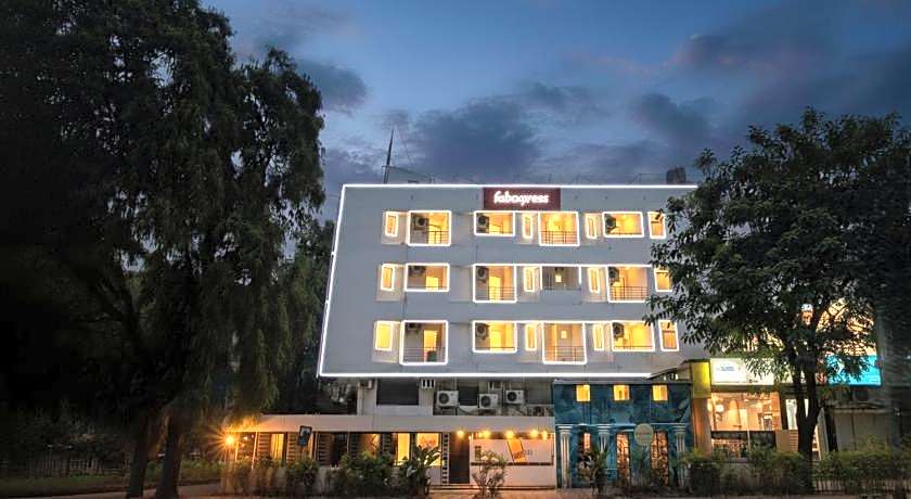FabHotel Kalyan