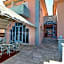 Dolphin Hotel