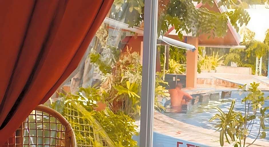 Deep Forest Garden Hotel