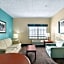 La Quinta Inn & Suites by Wyndham Houston Hobby Airport