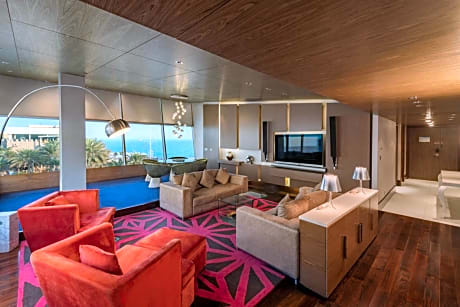 Presidential Suite with Sea View and Lounge Access