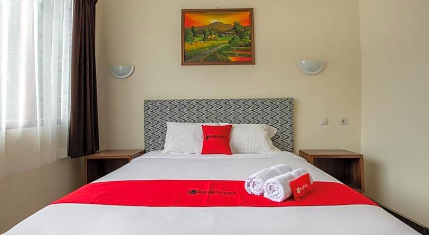 RedDoorz Plus near Balai Kota Batu 2