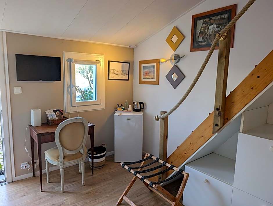 Les Yeux Bleus Bed & Breakfast