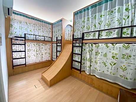 Mixed Dormitory Room