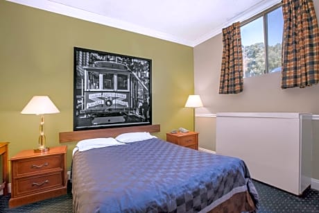 1 King Bed Mobility Accessible Room Non-Smoking