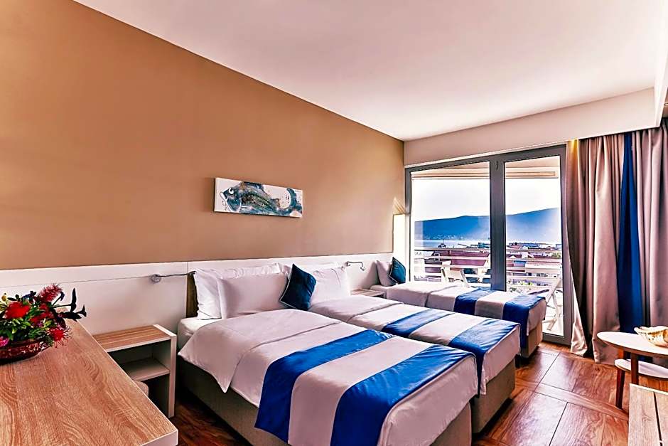 Carine Hotel Delfin