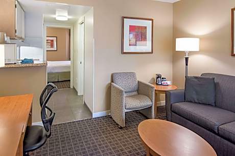 Suite-1 Queen Bed Non-Smoking Sofabed Microwave And Refrigerator Wi-Fi