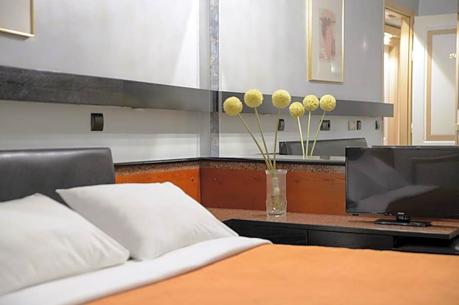Photo 1 of 10 of Small Double Room