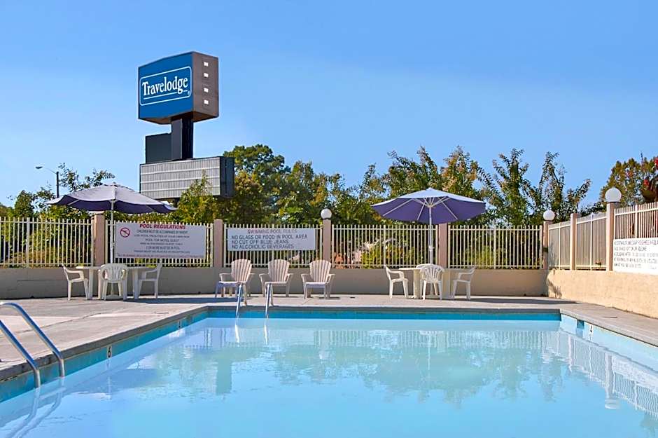 Travelodge by Wyndham Ridgeway Martinsville Area