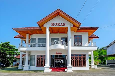 RedDoorz @ Hotel Horas Palopo