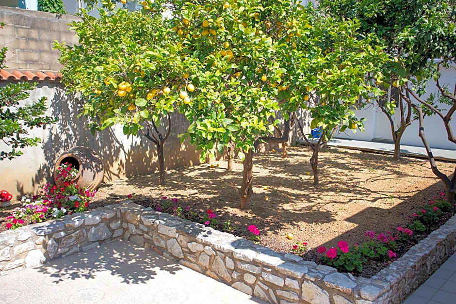 ATHANASIA APARTMENTS