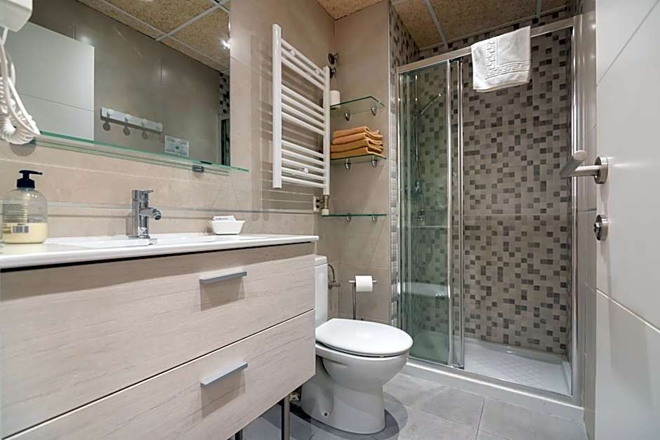 Hostal House