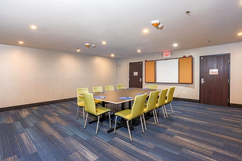 Holiday Inn Express Hotel & Suites Swansea, an IHG Hotel