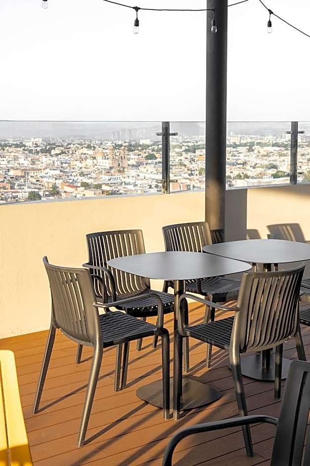 Paradise Flat Witgdl