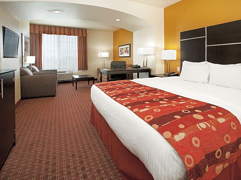 La Quinta Inn & Suites by Wyndham Denver Gateway Park