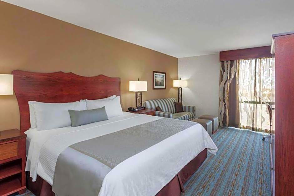 Wyndham Visalia