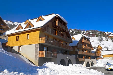 Chalets de Praroustan by Actisource