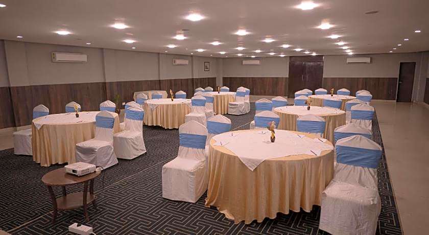 Hotel Clarks Collection Bhavnagar