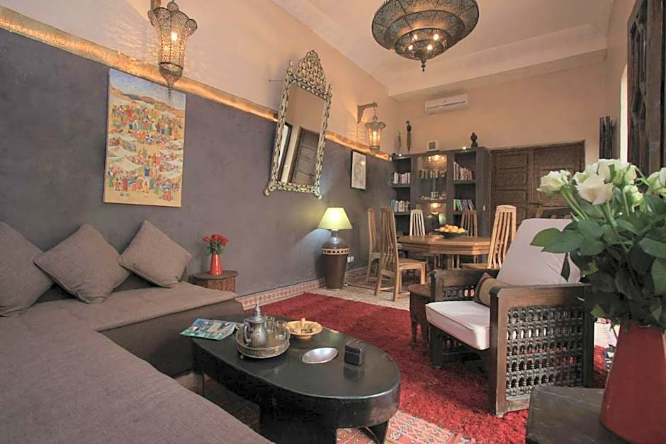 Riad Mur Akush