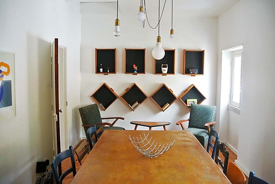 Nazaré Hostel - Rooms & Dorms