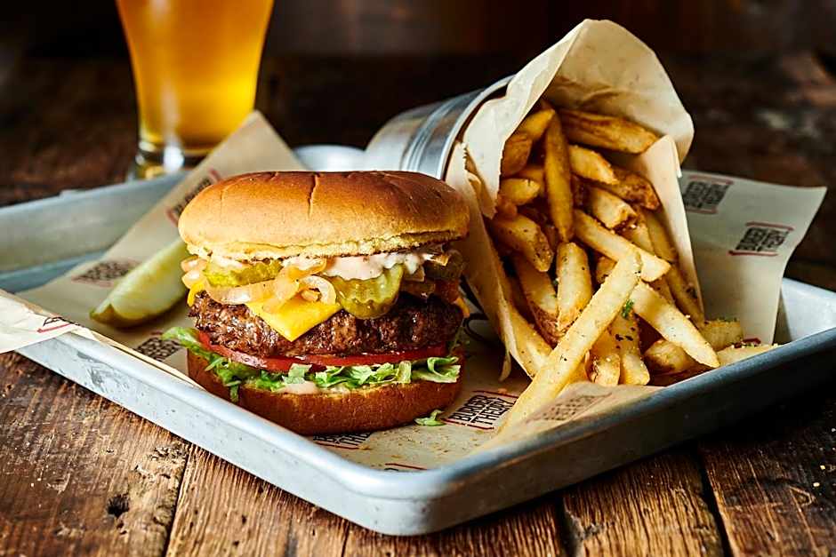 Holiday Inn & Suites Oakville at Bronte By IHG