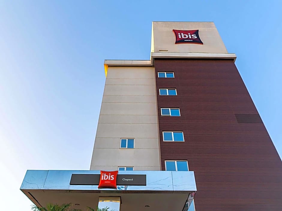 Ibis Chapeco