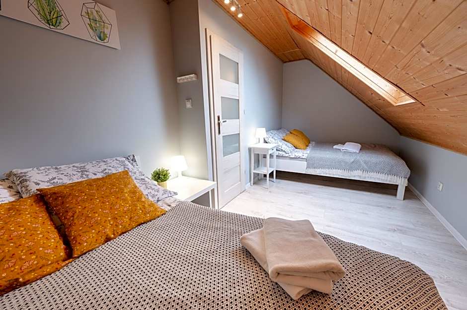 DOMKI LAURA sauna & gorąca balia