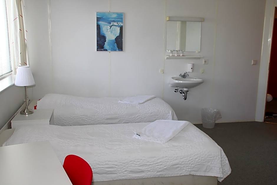 101 Guesthouse Hotel