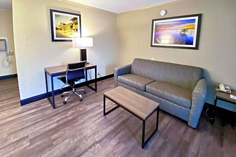 Suite with Two Double Beds - Non-Smoking