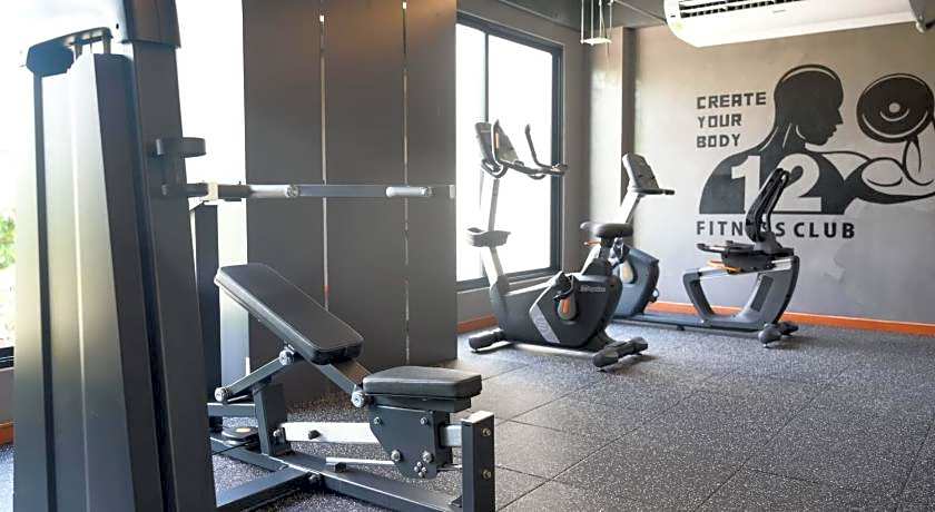 12 The Residence Hotel & Apartment