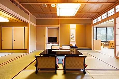 Japanese-Western Style Room with Open-Air Bath