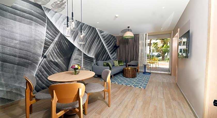 Isrotel Royal Garden All Suites Hotel