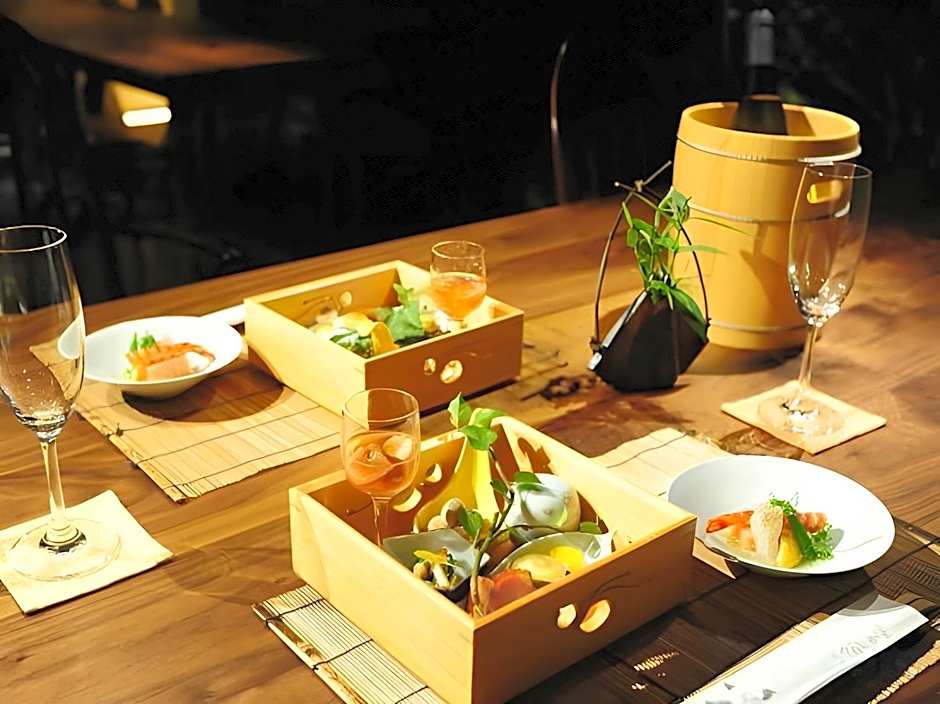Yugawara Onsen Ashikari Ryokan