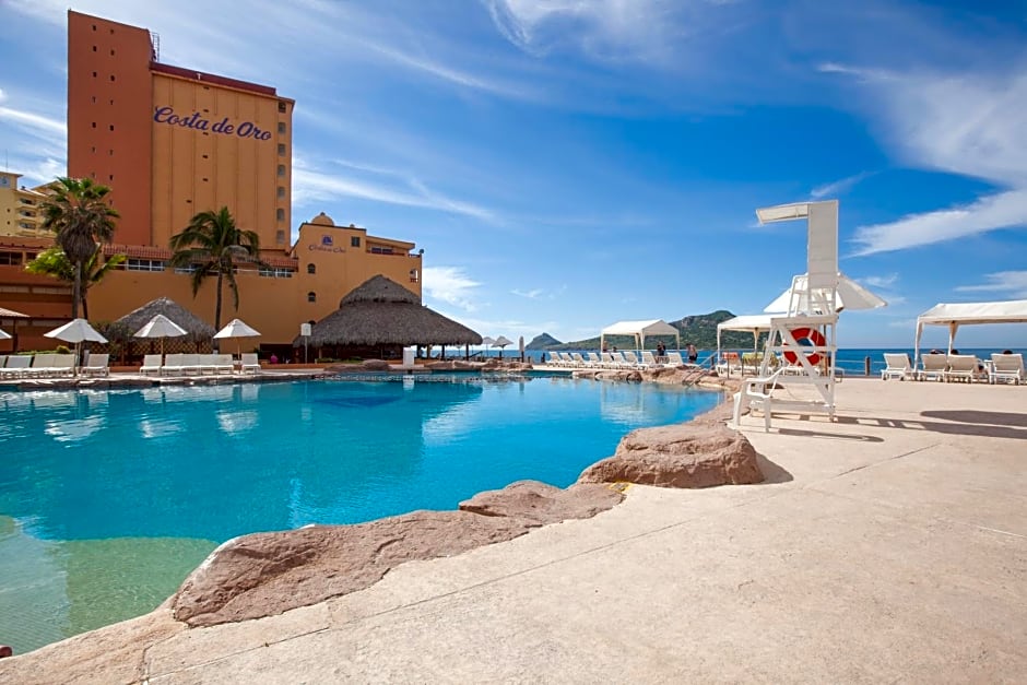 Costa de Oro Beach Hotel